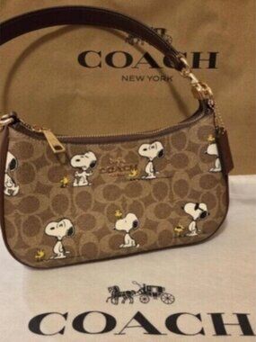NWT Coach X Peanuts Teri Shoulder Bag In Signature Canvas With Snoopy Print